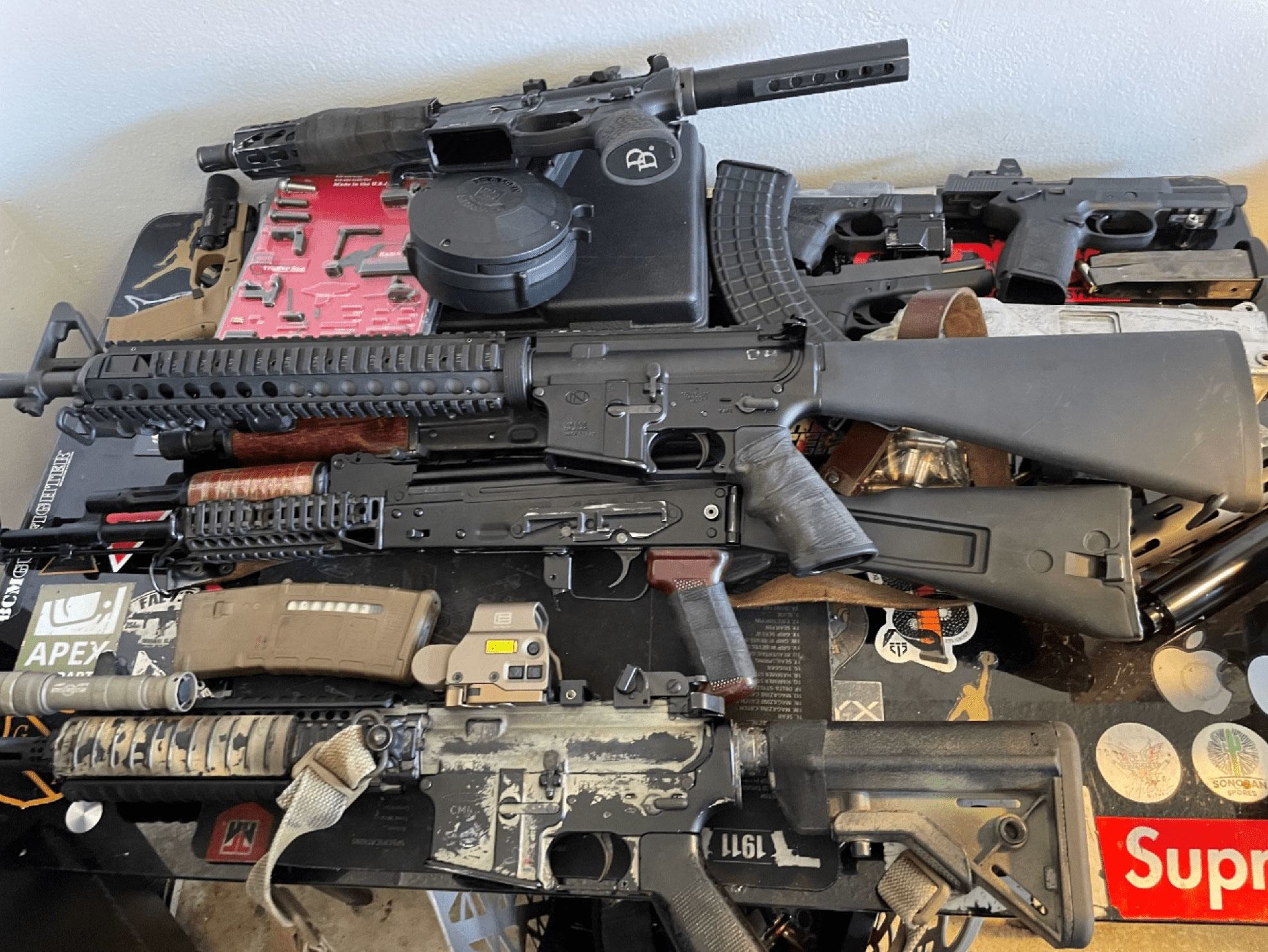 Des armes saisies par les autorités policières américaines qui étaient destinées à Haïti.