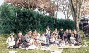 A colourized photograph of the family of Tokuso Hamai, taken before the Second World War.