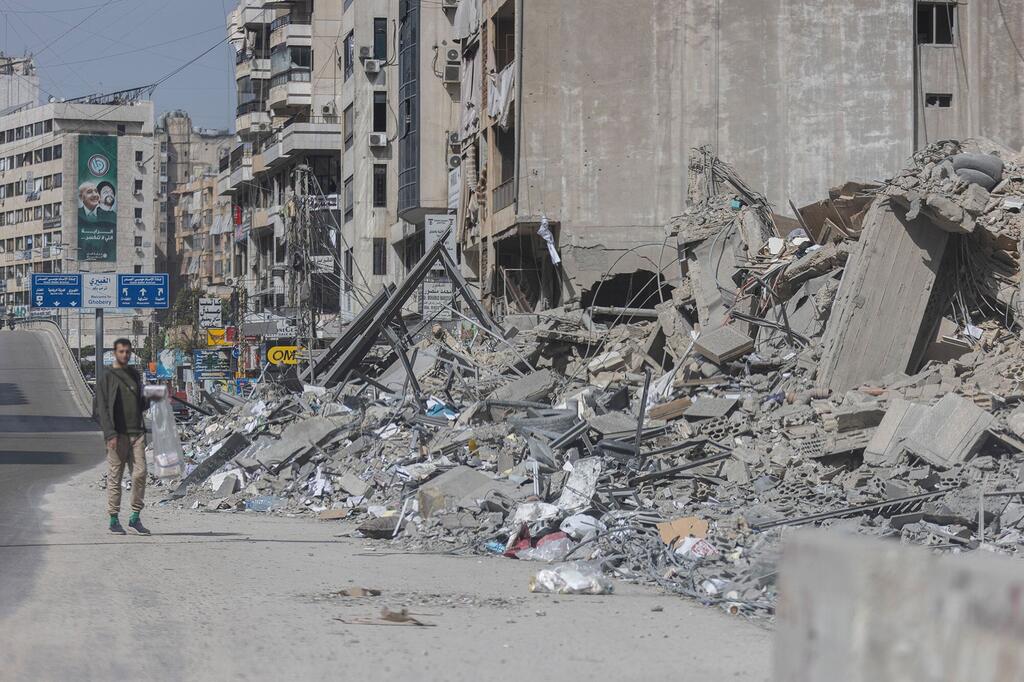 在最近的空袭后，黎巴嫩贝鲁特一座严重损坏的建筑。