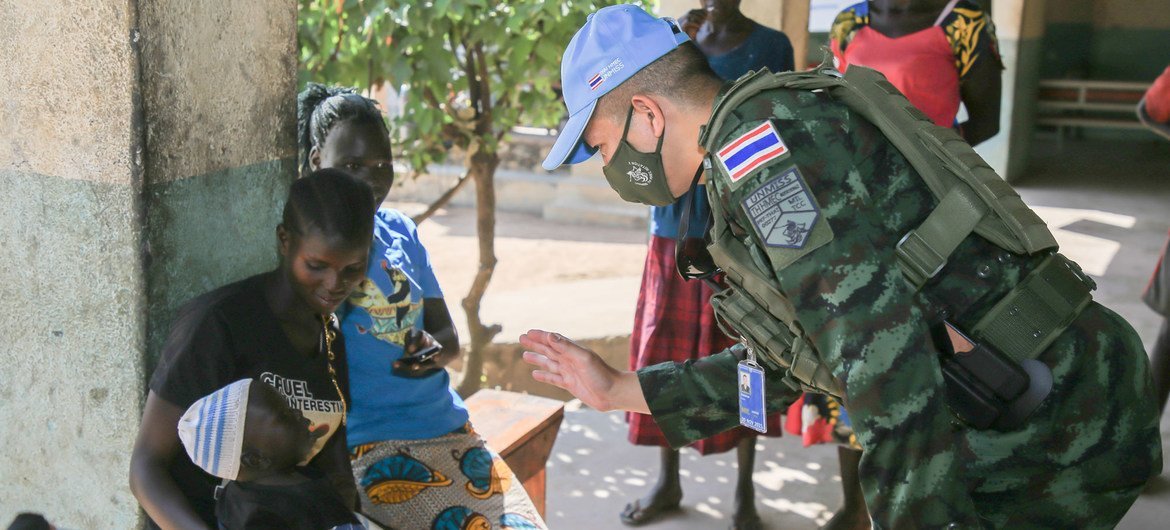 Les ingénieurs thaïlandais ont apporté une contribution inestimable au mandat de la Mission des Nations Unies au Soudan du Sud en augmentant l'accès des communautés locales aux soins de santé, en stimulant le commerce et en permettant aux habitants de régions éloignées de nouer des liens entre eux alors que la plus jeune nation du monde s'efforce de consolider un environnement durable paix. 