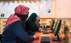 ملک بھر میں انٹرنیٹ بند ہونے سے تمام لوگوں خاص طور پر خواتین اور لڑکیوں کی زندگی بری طرح متاثر ہوتی ہے۔