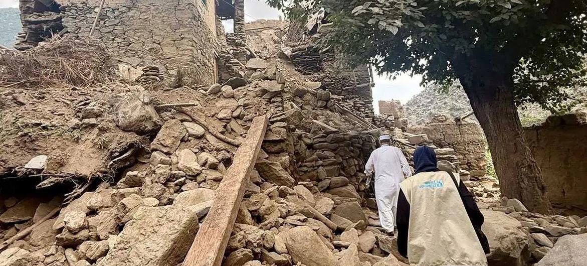 A UN Women team assesses the earthquake damage in Nurgal, one of the worst affected districts in Kunar province, northeastern Afghanistan. . A UN Women team assesses the earthquake damage in Nurgal, one of the worst affected districts in Kunar province, northeastern Afghanistan. .