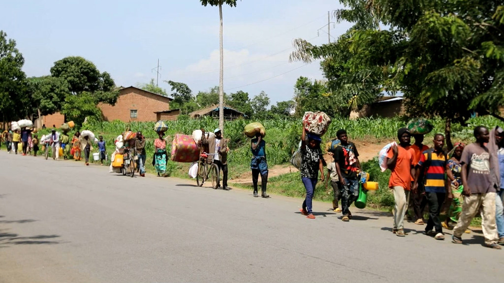 Des réfugiés fuyant la recrudescence des combats dans l'est de la République démocratique du Congo (RDC) arrivent au Burundi.