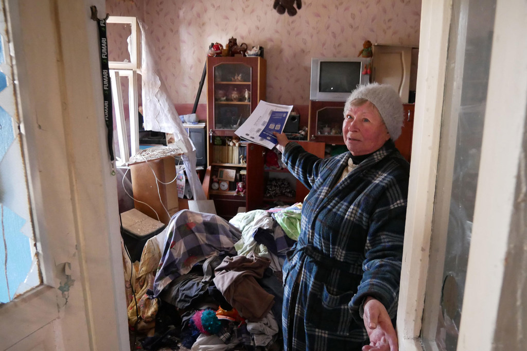 Пострадавшая в результате войны жительница Одессы, Украина (фото из архива. Апрель 2025 года))