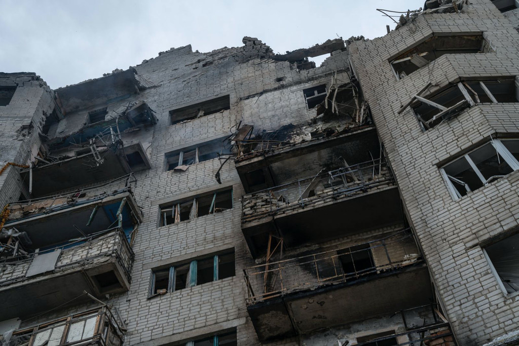 Разрушенное жилое здание в Харьковской области. (Архив)