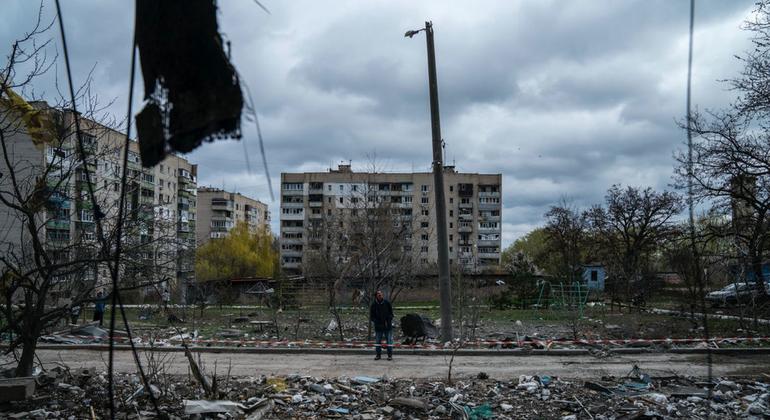 Depuis février 2022, l'ONU a recensé plus de 50.000 civils tués ou blessés en Ukraine, dont plus de 3.000 enfants.