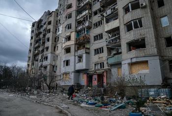 Un bâtiment détruit par les frappes russes à Kupiansk, dans l'est de l'Ukraine.