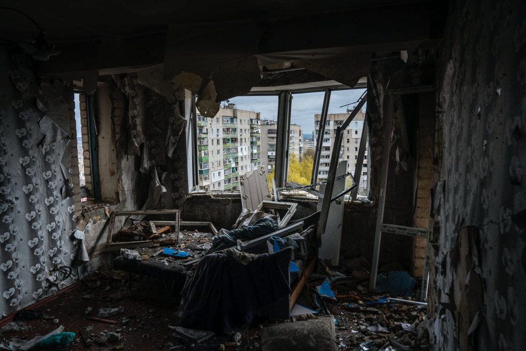 Un bâtiment à Kupiansk, en Ukraine, est en ruines après des frappes aériennes.