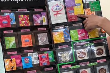 ڈبلیو ایچ او کے مطابق بہت سے ممالک اور خطوں میں کنڈوم کے استعمال میں کمی آئی ہے۔