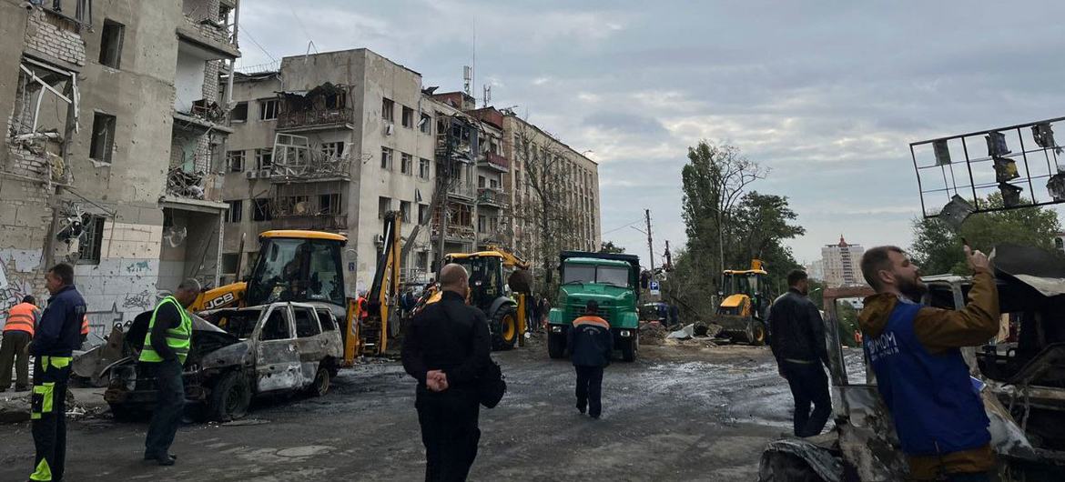 乌克兰哈尔科夫市中心遭受袭击后的情况。
