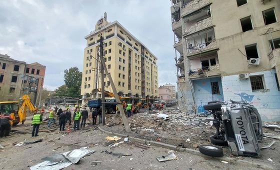 آثار هجوم في وسط مدينة خاركيف، أوكرانيا.