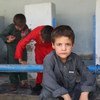 400多个家庭在阿富汗首都喀布尔南部的一所学校避难。