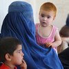 कुन्दूज़, सर-ए-पोल और टकहर प्रान्तों के 400 से अधिक परिवारों ने दक्षिणी काबुल के एक स्कूल में शरण ली है.