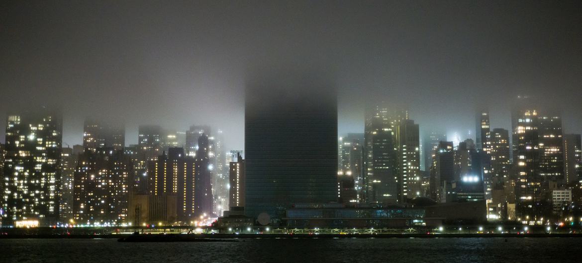 The United Nations headquarters turns off its lights in honor of Earth Hour.