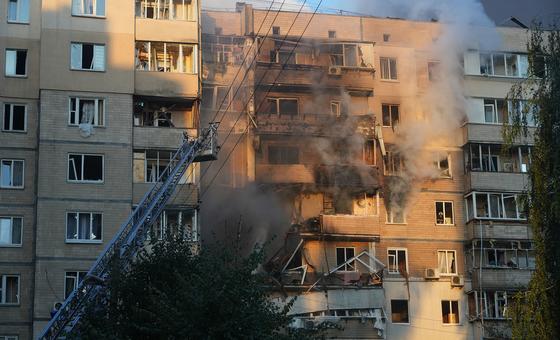 Поврежденное здание в Киеве. (Архив)