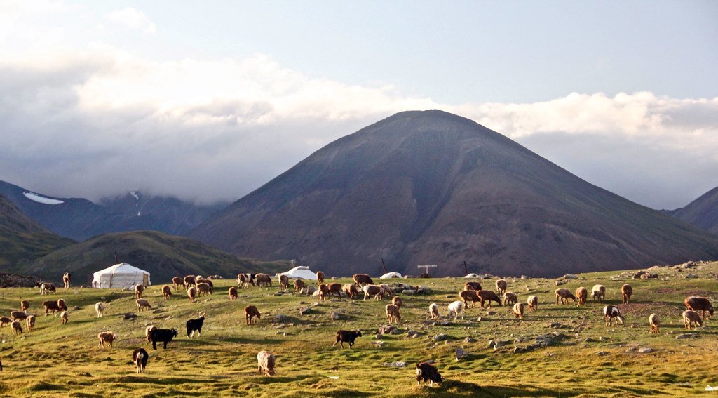Milima ya Altai, Mongolia ya Magharibi.