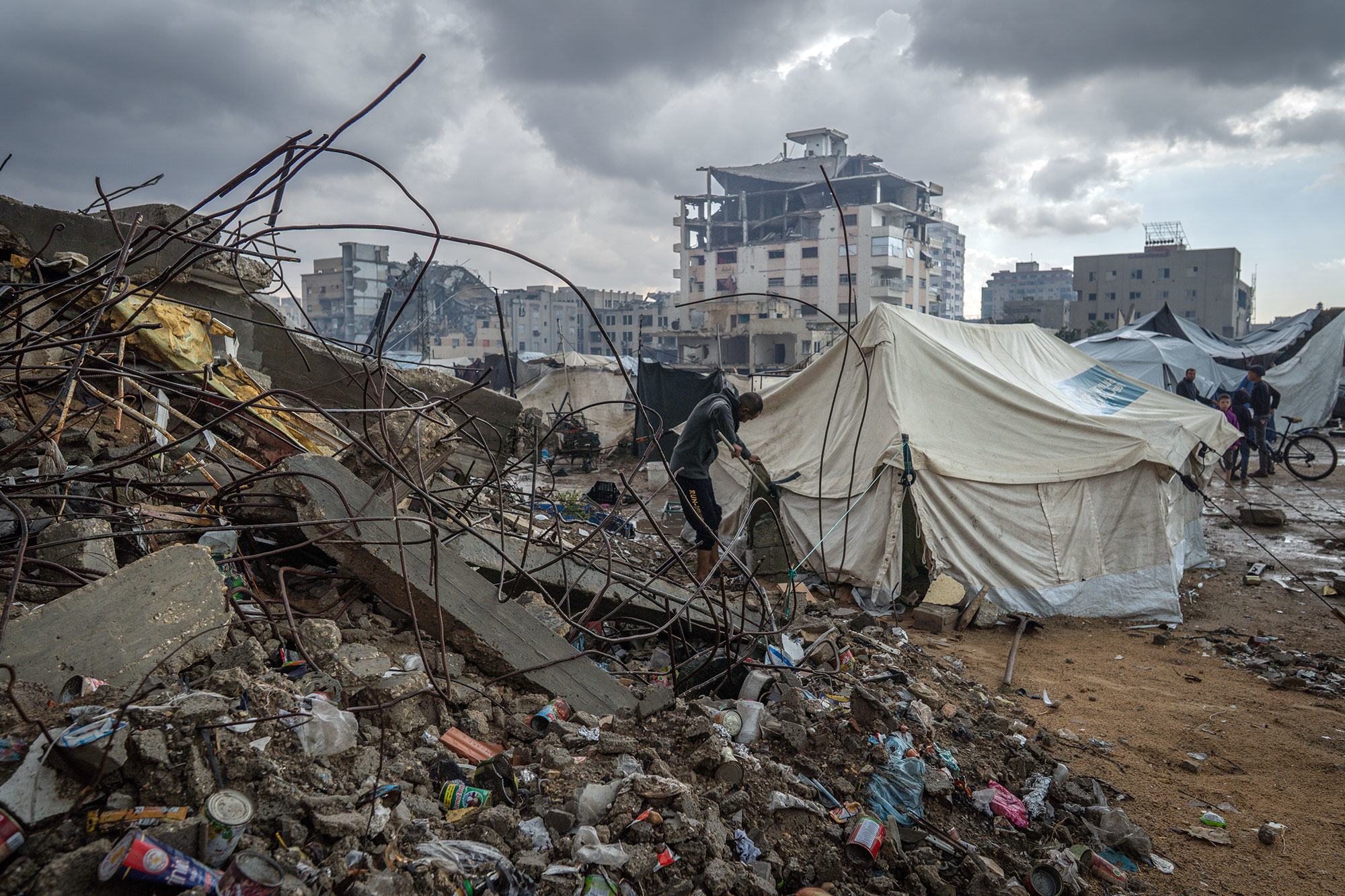 A Gaza, de nombreuses personnes continuent de vivre dans des tentes.