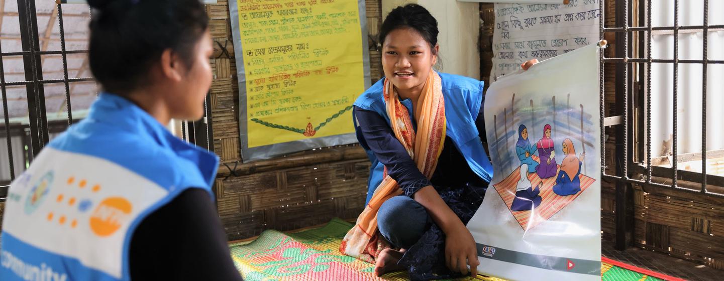 An information and awareness-raising session in Teknaf, Cox’s Bazar, Bangladesh.