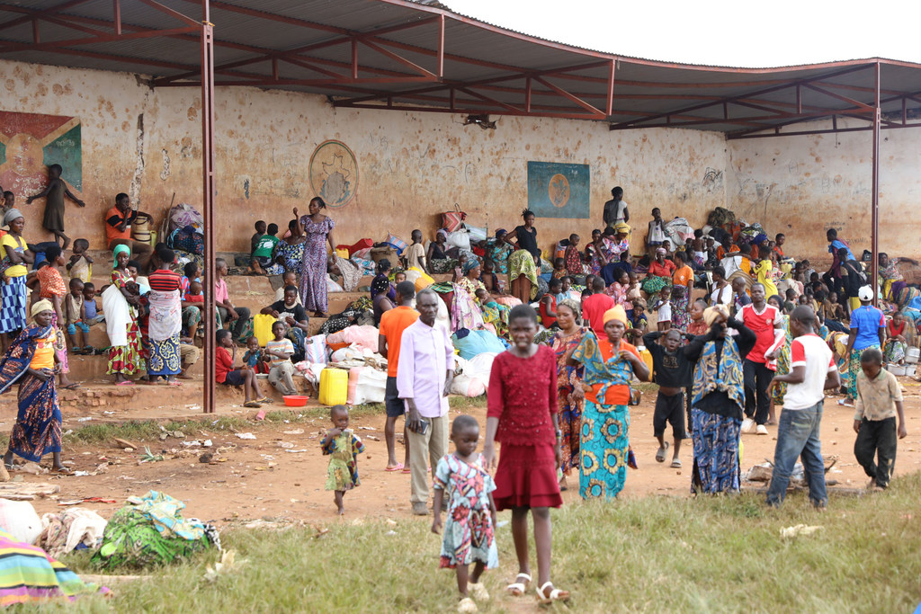 Des milliers de personnes fuient l’est de la RDC vers le Burundi voisin.