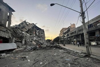 以色列的空袭摧毁了加沙的建筑物和基础设施。