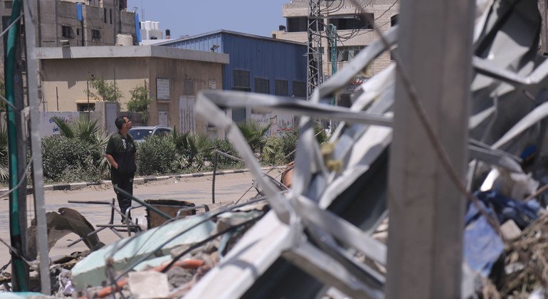 لا تزال غزة تتعرض لقصف بالصواريخ مع استمرار الأعمال العدائية.