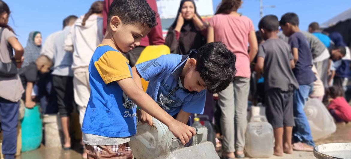 Gaza City lifelines collapsing, UN aid agency warns