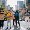 居住在纽约的青年气候活动家呼吁气候正义。