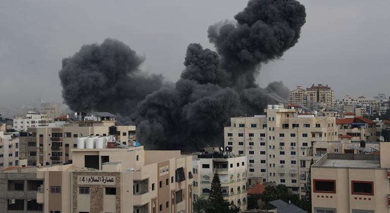 أرشيف أكتوبر 2023: حي تل الهوى في مدينة غزة يتعرض لقصف صاروخي.