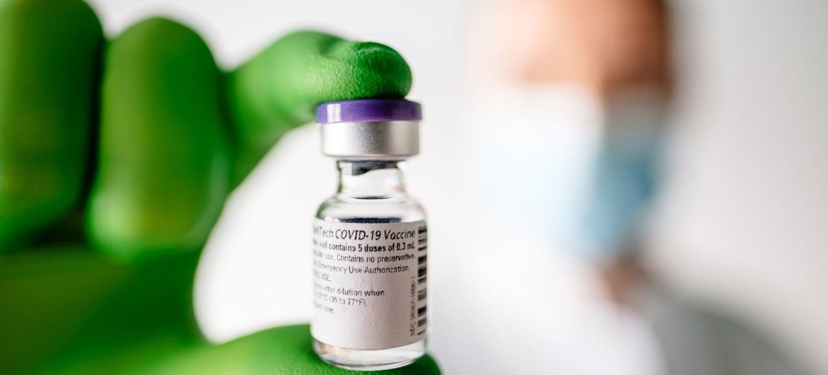Le vaccin Pfizer-BioNTech contre la Covid-19 a été le premier vaccin autorisé dans plusieurs pays.