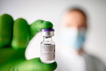 La vacuna de Pfizer-BioNTech contra el COVID-19 ha sido la primera en ser autorizada en algunos países.