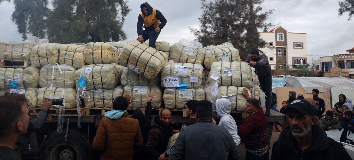A delivery of 4,000 blankets to two hospitals in southern Gaza last December (file).