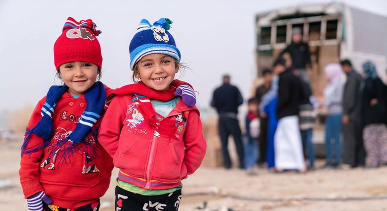 Refugiados sirios reciben kits de ropa de invierno en Jordania. (Foto de archivo).