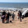 Familles déplacées dans les zones côtières de Gaza.