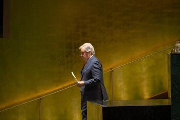 O secretário-geral da ONU, António Guterres, sobe ao pódio para discursar na abertura do debate da Assembleia Geral