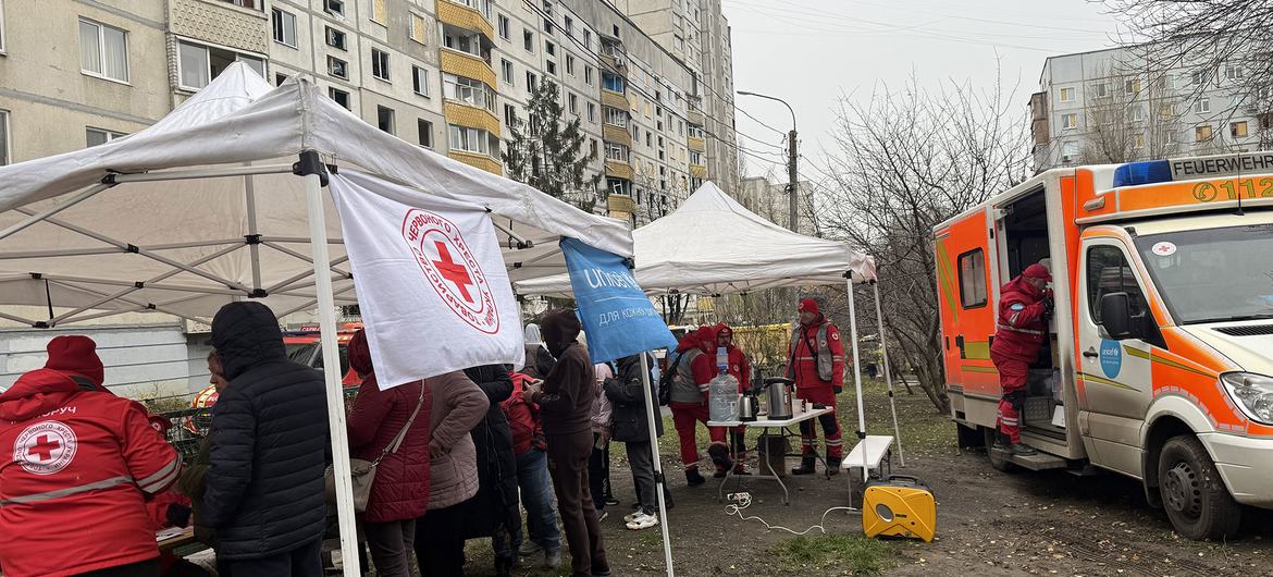 Humanitarian organizations support people affected by the conflict in Ukraine.