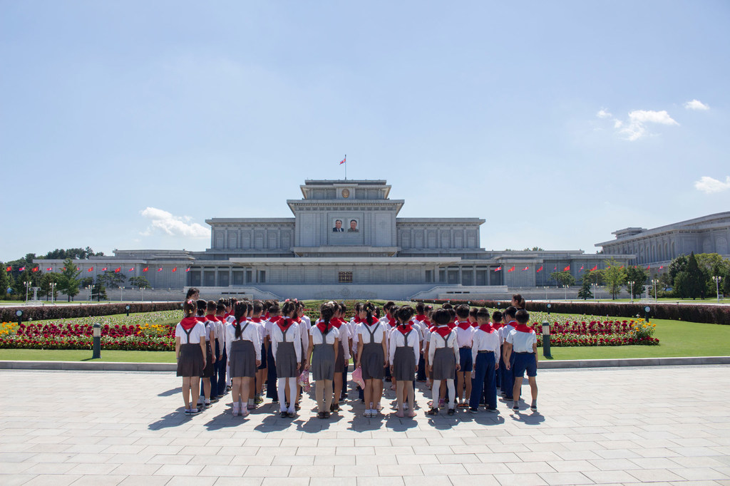 朝鲜民主主义人民共和国首都平壤的学校儿童参观活动。