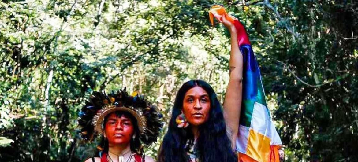 Protesto organizado pelo povo Guarani do Brasil. Grupo disse ainda que o Brasil precisa finalizar a demarcação das terras Guarani e Kaiowá