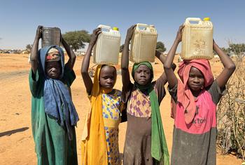 De nombreux jeunes ont fui le Darfour avec leurs familles pour se réfugier dans des camps de réfugiés au Tchad.