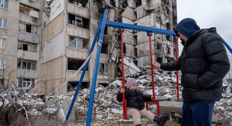 यूक्रेन में युद्ध के कारण बच्चों का जीवन बुरी तरह प्रभावित हुआ है.