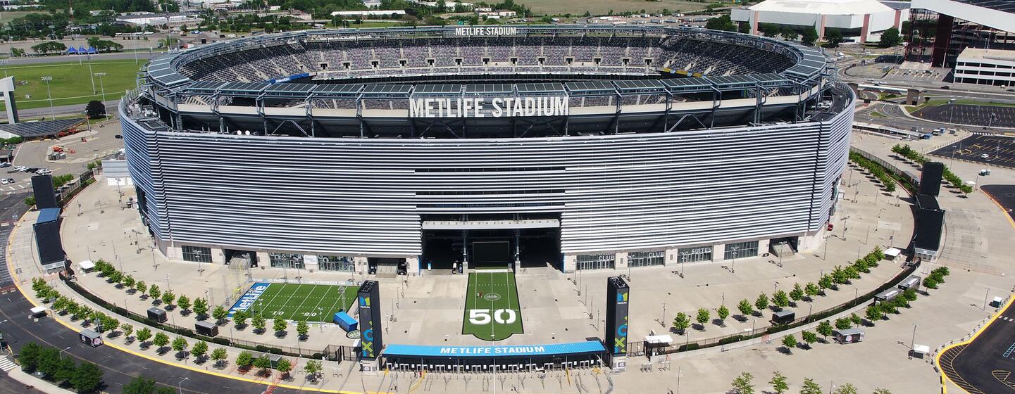 Vue aérienne du MetLife Stadium à East Rutherford, dans le New Jersey, par une journée ensoleillée.