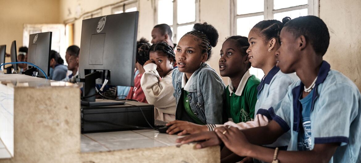 World News in Brief: UN spotlights education aid solution, Sri Lanka prison violence, humanitarian aid to Venezuela