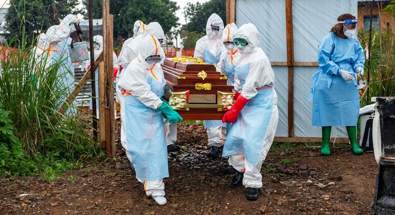 „Ebola gewinnt“: UNO gibt Niederlage gegen Virus zu, weil wir es natürlich so weit kommen ließen