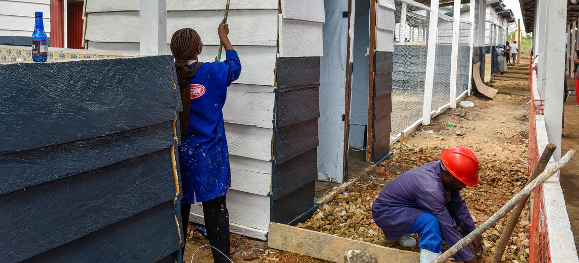 New Ebola vaccine trial launches as outbreak spreads in DR Congo