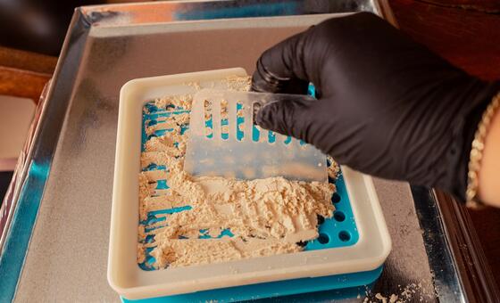 Equipos para elaborar productos cotidianos pueden terminar en la fabricación de drogas