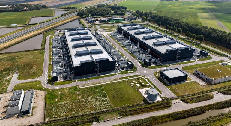AI data centers threaten power grids