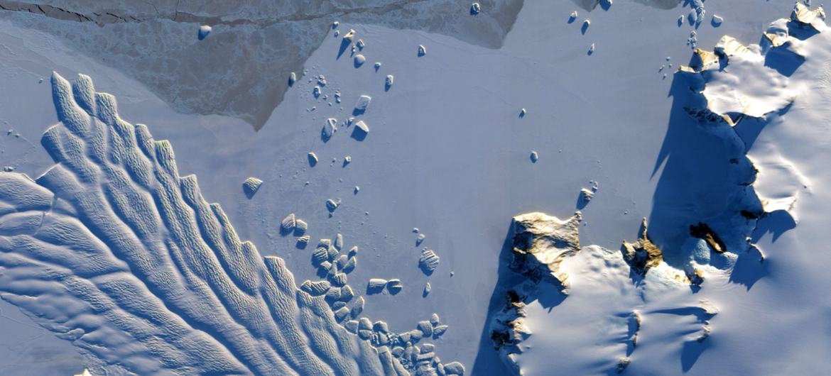 Natural-colour satellite image of the margin of Matusevich Glacier in East Antarctica. (file)