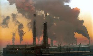 Las fábricas que utilizan combustibles fósiles contribuyen al cambio climático.