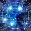 Visualisation de l'intelligence artificielle combinant un schéma du cerveau humain avec un circuit imprimé.