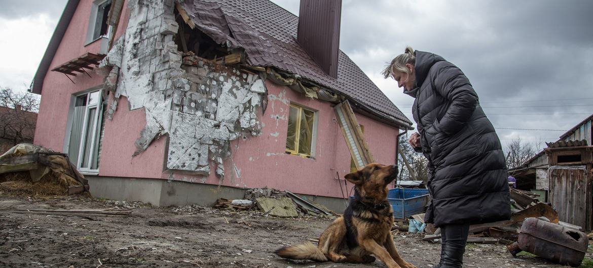 乌克兰切尔尼戈夫附近的诺沃赛里夫卡（Novoselivka）村在与俄罗斯的冲突中遭到轰炸。