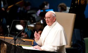 El Papa Francisco se dirige a la Asamblea General durante su visita a la Sede de las Naciones Unidas en 2015.